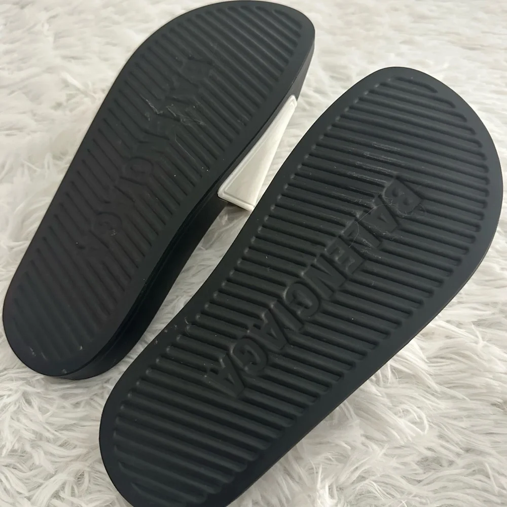 BALENCIAGA Raised Logo Embossed Rubber Pool Sandals Slides Shoes White $395 36 - Picture 6 of 7